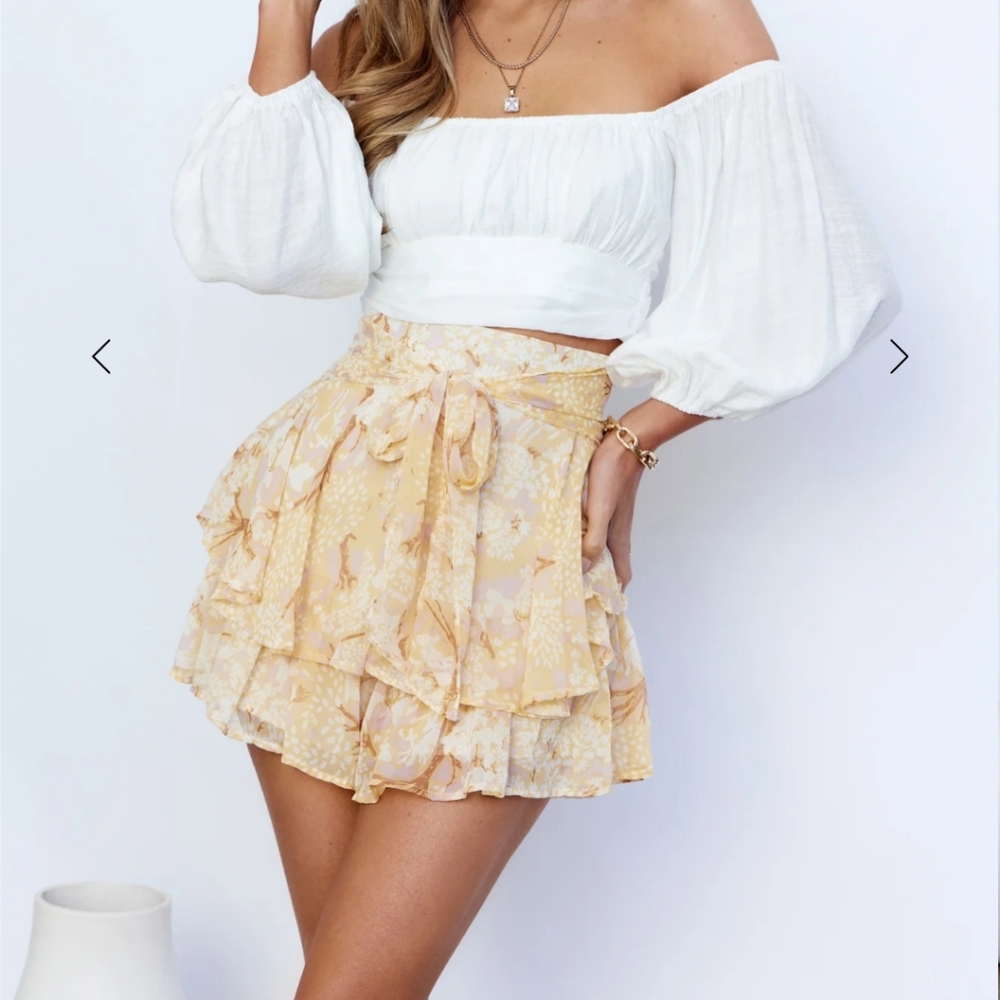 Hello Molly Trust Your Heart Shorts Yellow Medium